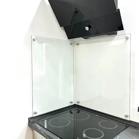 Hot Spot - - Sanador Victoriei * Bucureşti