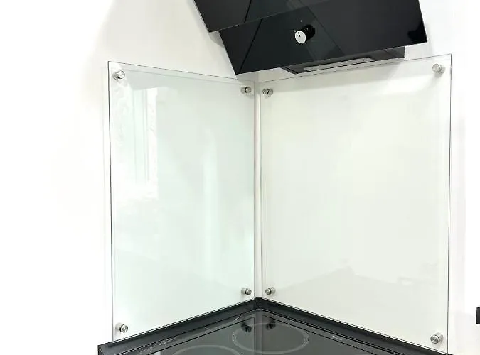 Hot Spot - - Sanador Victoriei * Bukarest